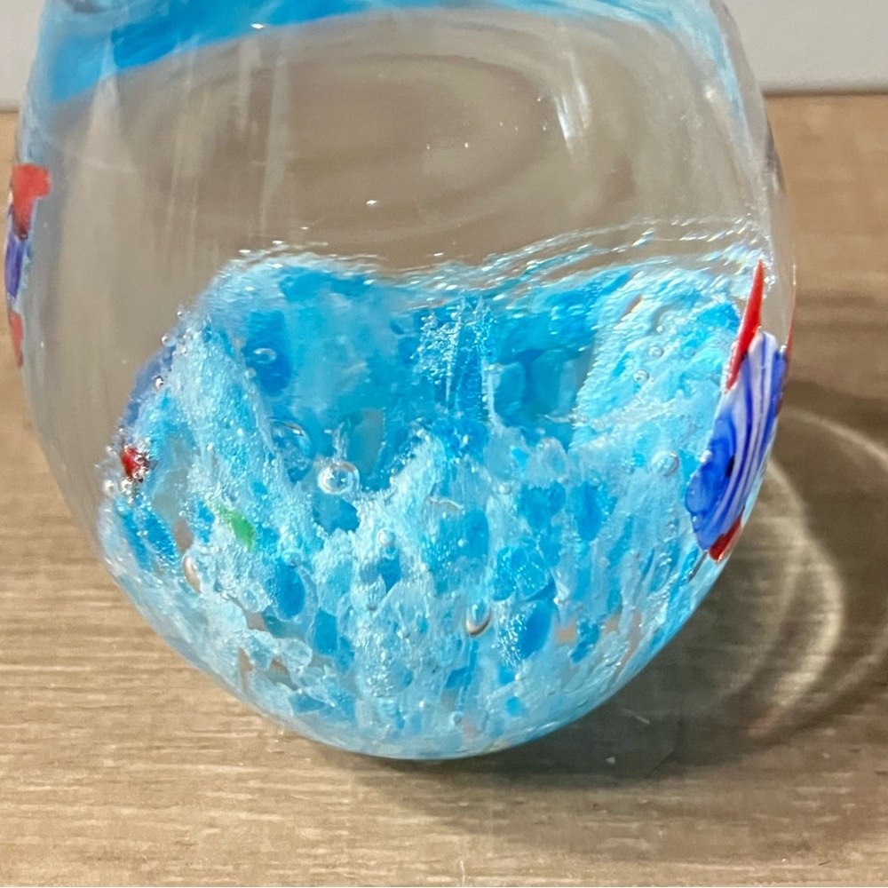 Aquarium Blue Fish Art Glass Paperweight Egg Shape 4" Tall 1" Dia Heavy 13oz - Picture 6 of 11